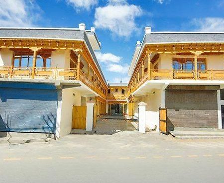 Hotel Dimbir Regency Leh Eksteriør billede