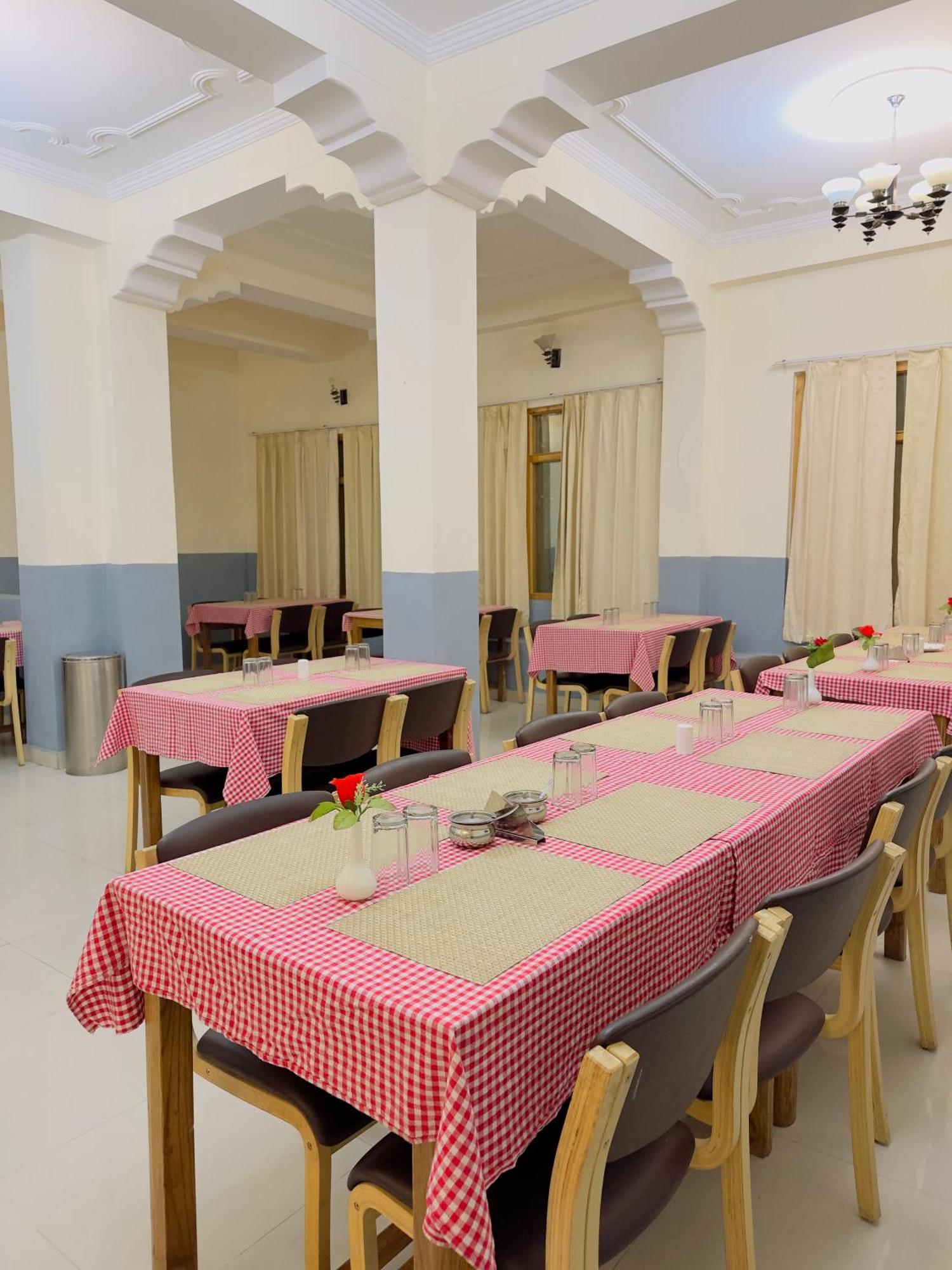 Hotel Dimbir Regency Leh Eksteriør billede
