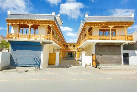 Hotel Dimbir Regency Leh Eksteriør billede