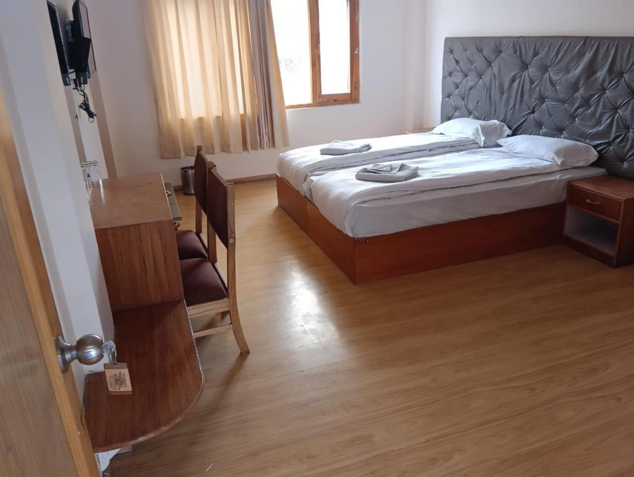 Hotel Dimbir Regency Leh Eksteriør billede